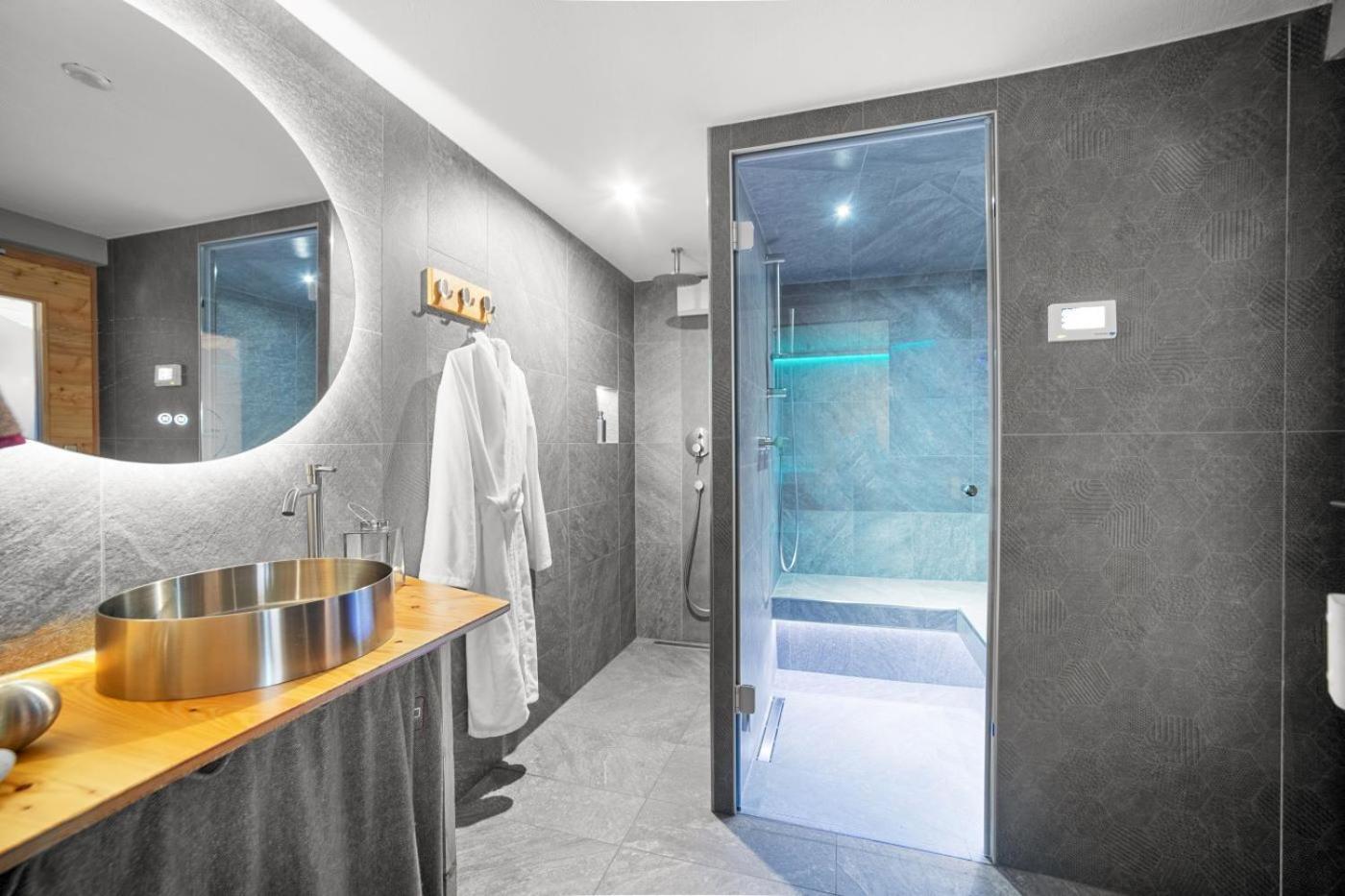 Chalet Diognysos B&B, Boutique Hotel & Wellness Crans-Montana Esterno foto
